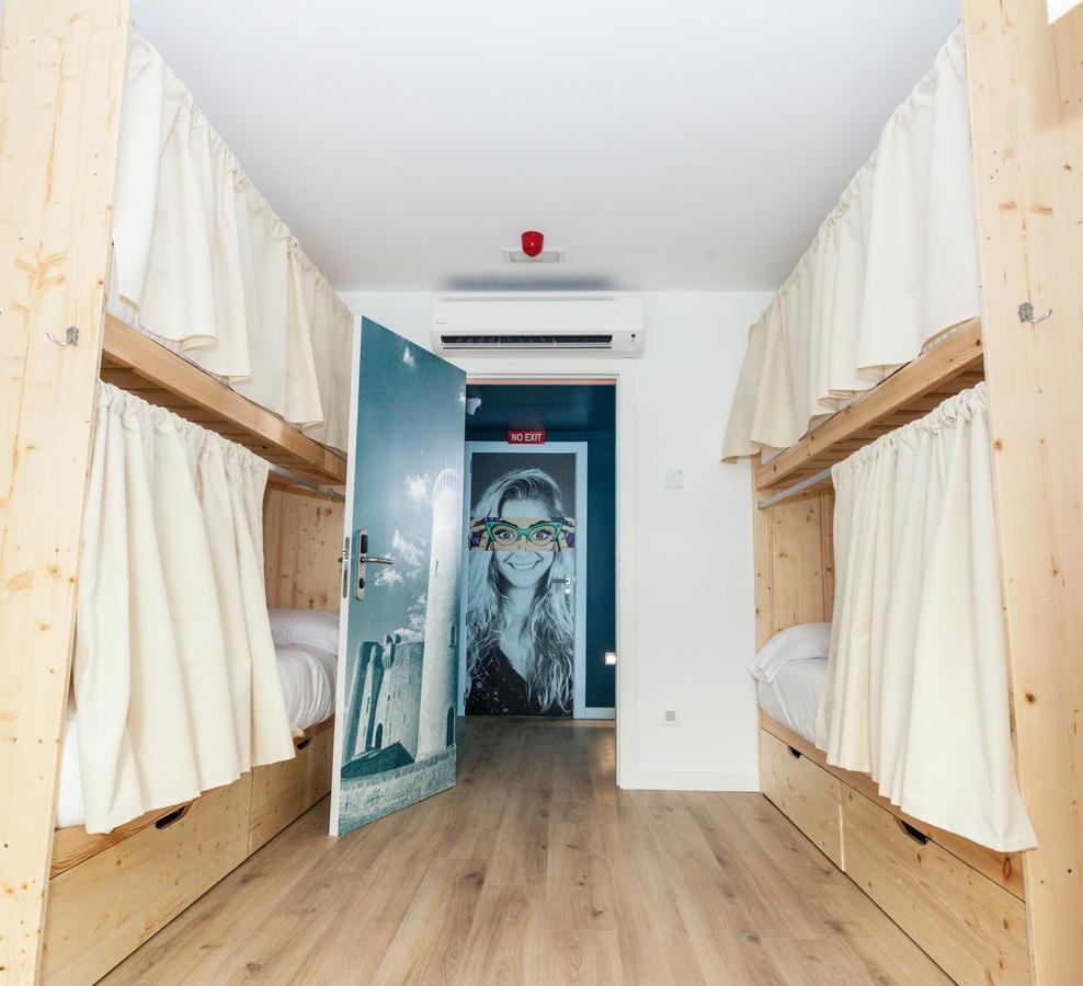 We - Juvenil Hostal Palma de Mallorca